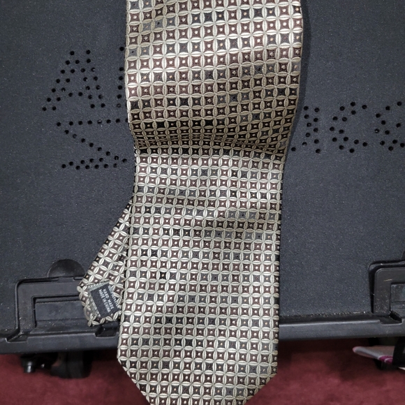 Tie - Picture 2 of 6